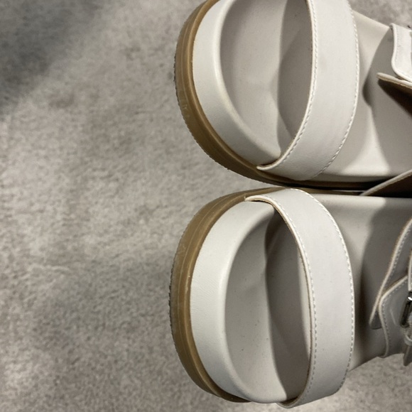 Dolce Vita Sandals - Picture 3 of 9